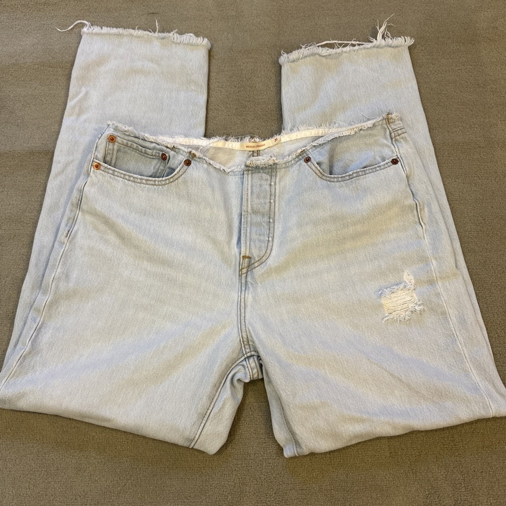 Levis Jeans Womens 31‎ Wedgie Straight Blue Frayed Hem/Waist Button Fly Distress